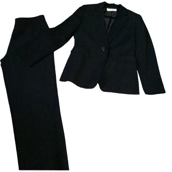 Tahari Jackets & Blazers - Tahari blazers suit size 8